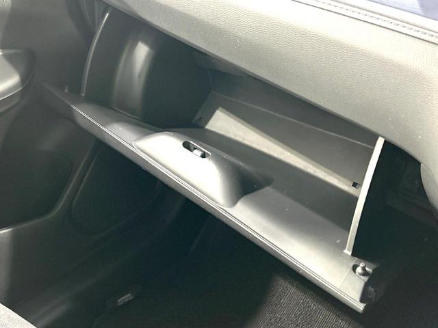 シャトル ハイブリッドＸ　ホンダセンシング　純正ナビ　バックカメラ　衝突被害軽減システム　禁煙車　ハーフレザーシート　スマートキー　ＬＥＤヘッド　ビルトインＥＴＣ　純正１５インチアルミ　車線逸脱警報　オートライト　デュアルエアコン（50枚目）
