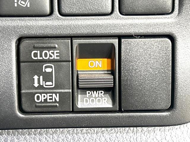 ヴォクシー ＺＳ　ＧＲスポーツ　禁煙車　純正ナビ　バックカメラ　ＣＤ／ＤＶＤ／フルセグ　Ｂｌｕｅｔｏｏｔｈ　衝突被害軽減　ＬＥＤヘッド／フォグ　オートハイビーム　スマートキー　電動スライド　クルコン　ＥＴＣ　ハーフレザーシート（7枚目）