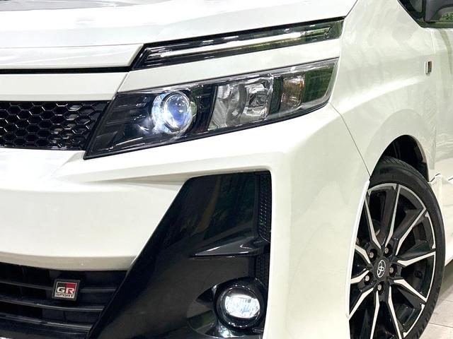 ヴォクシー ＺＳ　ＧＲスポーツ　禁煙車　純正ナビ　バックカメラ　ＣＤ／ＤＶＤ／フルセグ　Ｂｌｕｅｔｏｏｔｈ　衝突被害軽減　ＬＥＤヘッド／フォグ　オートハイビーム　スマートキー　電動スライド　クルコン　ＥＴＣ　ハーフレザーシート（13枚目）