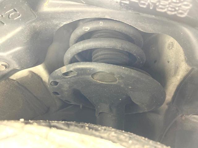 ヴォクシー ＺＳ　ＧＲスポーツ　禁煙車　純正ナビ　バックカメラ　ＣＤ／ＤＶＤ／フルセグ　Ｂｌｕｅｔｏｏｔｈ　衝突被害軽減　ＬＥＤヘッド／フォグ　オートハイビーム　スマートキー　電動スライド　クルコン　ＥＴＣ　ハーフレザーシート（21枚目）