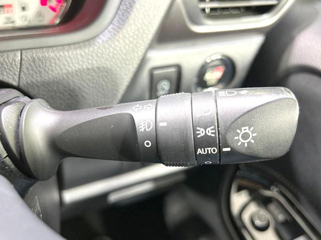 ヴォクシー ＺＳ　ＧＲスポーツ　禁煙車　純正ナビ　バックカメラ　ＣＤ／ＤＶＤ／フルセグ　Ｂｌｕｅｔｏｏｔｈ　衝突被害軽減　ＬＥＤヘッド／フォグ　オートハイビーム　スマートキー　電動スライド　クルコン　ＥＴＣ　ハーフレザーシート（41枚目）