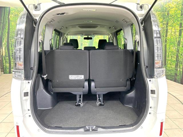 ヴォクシー Ｖ　禁煙車　ＳＤナビ　バックカメラ　　ＣＤ／ＤＶＤ／フルセグ　Ｂｌｕｅｔｏｏｔｈ　ＬＥＤヘッド　オートハイビーム　オートライト　両側電動ドア　クルーズコントロール　コーナーセンサー　スマートキー　ＥＴＣ（11枚目）