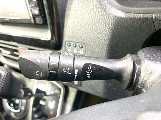 ヴォクシー Ｖ　禁煙車　ＳＤナビ　バックカメラ　　ＣＤ／ＤＶＤ／フルセグ　Ｂｌｕｅｔｏｏｔｈ　ＬＥＤヘッド　オートハイビーム　オートライト　両側電動ドア　クルーズコントロール　コーナーセンサー　スマートキー　ＥＴＣ（30枚目）