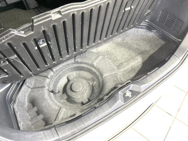 ヴォクシー Ｖ　禁煙車　ＳＤナビ　バックカメラ　　ＣＤ／ＤＶＤ／フルセグ　Ｂｌｕｅｔｏｏｔｈ　ＬＥＤヘッド　オートハイビーム　オートライト　両側電動ドア　クルーズコントロール　コーナーセンサー　スマートキー　ＥＴＣ（47枚目）