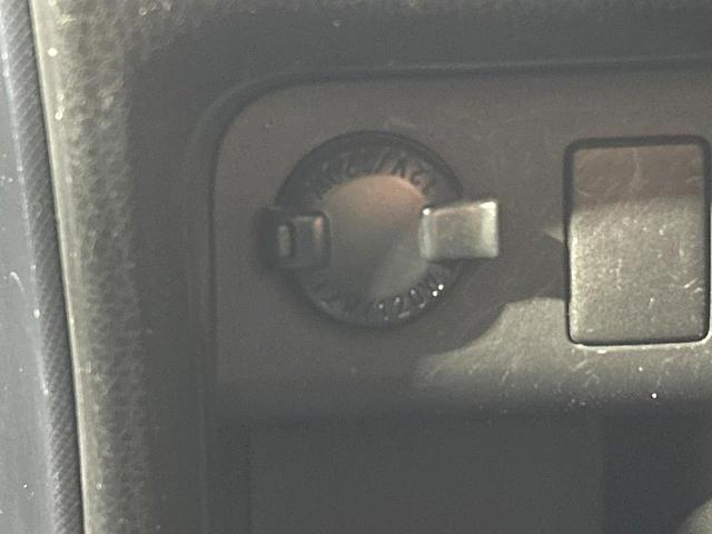 ヴォクシー Ｖ　禁煙車　ＳＤナビ　バックカメラ　　ＣＤ／ＤＶＤ／フルセグ　Ｂｌｕｅｔｏｏｔｈ　ＬＥＤヘッド　オートハイビーム　オートライト　両側電動ドア　クルーズコントロール　コーナーセンサー　スマートキー　ＥＴＣ（52枚目）