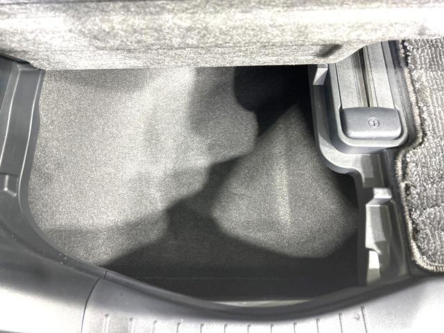 アルファード ２．５Ｓ　Ｃパッケージ　後期型　禁煙車　純正１０．５インチナビ　バックカメラ　ＣＤ／ＤＶＤ／フルセグ　Ｂｌｕｅｔｏｏｔｈ　衝突軽減装置　サンルーフ　フリップダウン　レーダクルーズ　シートベンチレーション　パワーバックドア（66枚目）