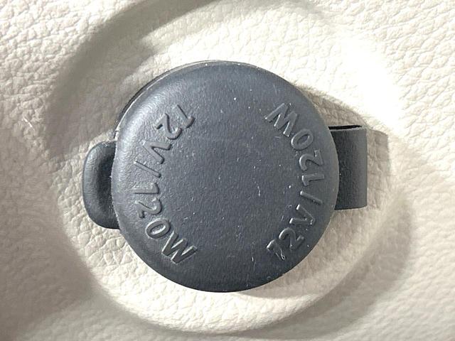 アルトラパン Ｓ　禁煙車　ナビ　ＣＤ／ＤＶＤ／フルセグ　Ｂｌｕｅｔｏｏｔｈ　衝突軽減装置　シートヒーター　スマートキー　ＥＴＣ　ＨＩＤヘッド　盗難防止装置　プライバシーガラス　電動格納ミラー　横滑防止装置（51枚目）