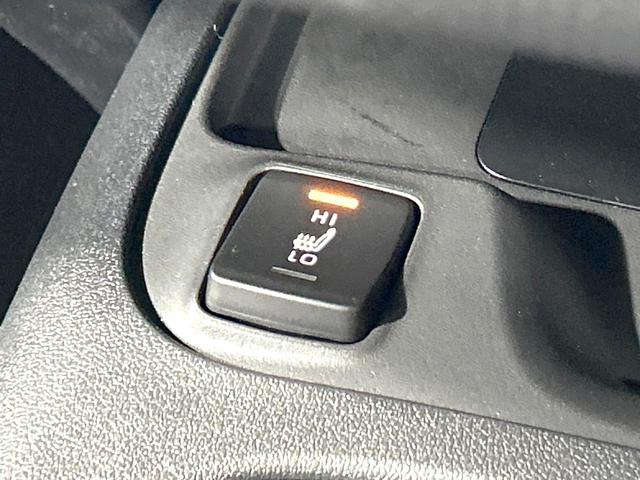 カローラツーリング ハイブリッド　ダブルバイビー　禁煙車　純正１０．５インチナビ　バックカメラ　衝突軽減装置　レーダクルーズ　シートヒーター　ステアリングヒーター　ＥＴＣ　スマートキー　ＬＥＤヘッド　革巻きステアリング　純正１７インチＡＷ（28枚目）