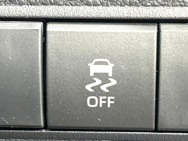 カローラツーリング ハイブリッド　ダブルバイビー　禁煙車　純正１０．５インチナビ　バックカメラ　衝突軽減装置　レーダクルーズ　シートヒーター　ステアリングヒーター　ＥＴＣ　スマートキー　ＬＥＤヘッド　革巻きステアリング　純正１７インチＡＷ（32枚目）