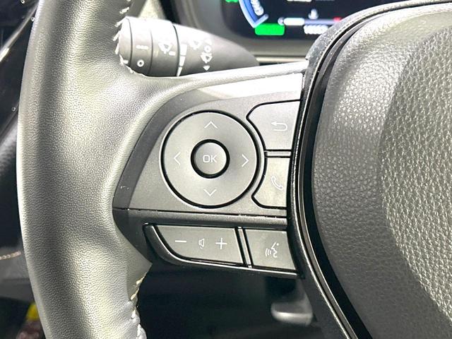 カローラツーリング ハイブリッド　ダブルバイビー　禁煙車　純正１０．５インチナビ　バックカメラ　衝突軽減装置　レーダクルーズ　シートヒーター　ステアリングヒーター　ＥＴＣ　スマートキー　ＬＥＤヘッド　革巻きステアリング　純正１７インチＡＷ（34枚目）