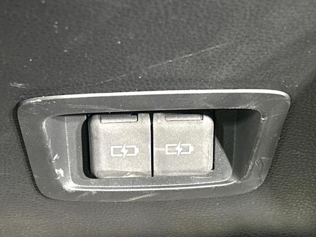 カローラツーリング ハイブリッド　ダブルバイビー　禁煙車　純正１０．５インチナビ　バックカメラ　衝突軽減装置　レーダクルーズ　シートヒーター　ステアリングヒーター　ＥＴＣ　スマートキー　ＬＥＤヘッド　革巻きステアリング　純正１７インチＡＷ（38枚目）