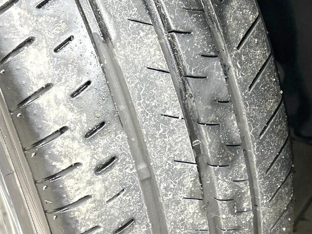 カローラツーリング ハイブリッド　ダブルバイビー　禁煙車　純正１０．５インチナビ　バックカメラ　衝突軽減装置　レーダクルーズ　シートヒーター　ステアリングヒーター　ＥＴＣ　スマートキー　ＬＥＤヘッド　革巻きステアリング　純正１７インチＡＷ（45枚目）