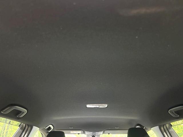 カローラツーリング ハイブリッド　ダブルバイビー　禁煙車　純正１０．５インチナビ　バックカメラ　衝突軽減装置　レーダクルーズ　シートヒーター　ステアリングヒーター　ＥＴＣ　スマートキー　ＬＥＤヘッド　革巻きステアリング　純正１７インチＡＷ（49枚目）