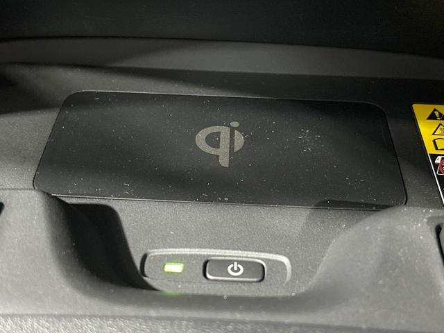 カローラツーリング ハイブリッド　ダブルバイビー　禁煙車　純正１０．５インチナビ　バックカメラ　衝突軽減装置　レーダクルーズ　シートヒーター　ステアリングヒーター　ＥＴＣ　スマートキー　ＬＥＤヘッド　革巻きステアリング　純正１７インチＡＷ（55枚目）