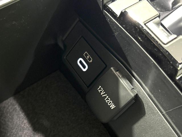 カローラツーリング ハイブリッド　ダブルバイビー　禁煙車　純正１０．５インチナビ　バックカメラ　衝突軽減装置　レーダクルーズ　シートヒーター　ステアリングヒーター　ＥＴＣ　スマートキー　ＬＥＤヘッド　革巻きステアリング　純正１７インチＡＷ（57枚目）