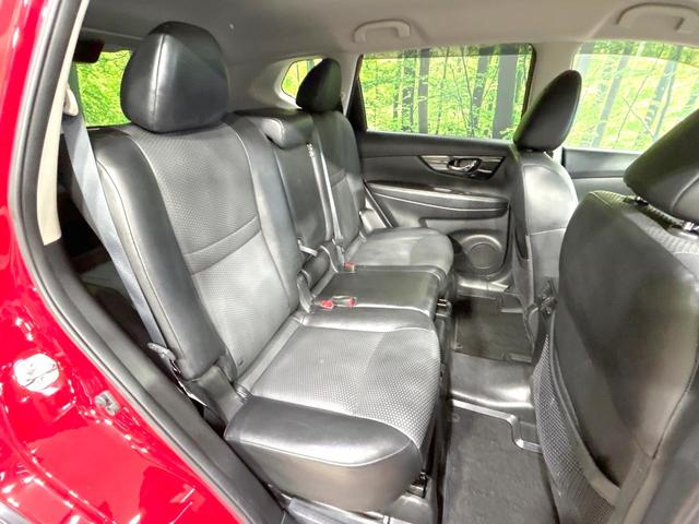 エクストレイル ２０Ｘｉ　４ＷＤ　禁煙車　純正１０型ナビ　全周囲カメラ　プロパイロット　衝突軽減装置　シートヒーター　パワーバックドア　スマートキー　ＥＴＣ　ドラレコ　撥水シート　純正１８インチＡＷ　ダウンヒルアシスト（9枚目）