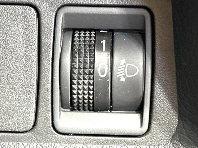 エクストレイル ２０Ｘｉ　４ＷＤ　禁煙車　純正１０型ナビ　全周囲カメラ　プロパイロット　衝突軽減装置　シートヒーター　パワーバックドア　スマートキー　ＥＴＣ　ドラレコ　撥水シート　純正１８インチＡＷ　ダウンヒルアシスト（38枚目）