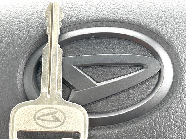 ハイゼットトラック スタンダード　４ＷＤ　届出済未使用車　衝突軽減装置　オートライト　キーレス　アイドリングストップ　コーナーセンサー　オートマチックハイビーム　盗難防止装置　ヘッドライトレベライザー（6枚目）