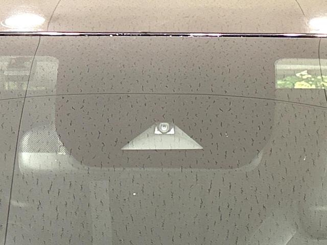 ノート Ｘ　禁煙車　純正９型ディスプレイオーディオ　バックカメラ　衝突軽減装置　スマートキー　ＥＴＣ　ＬＥＤヘッド　オートマチックハイビーム　オートライト　オートエアコン　コーナーセンサー　盗難防止装置（4枚目）