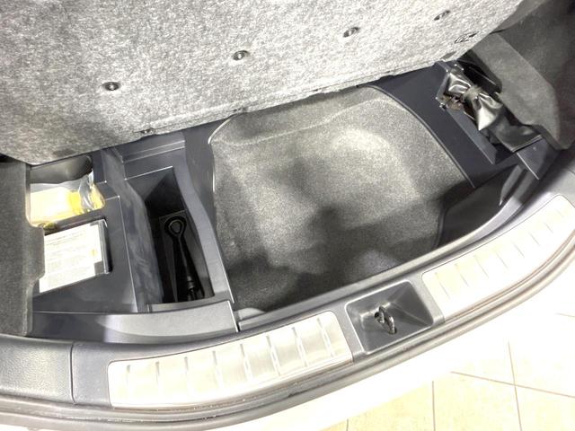 ハリアー プレミアム　禁煙車　ターボ　ムーンルーフ　純正９インチナビ　バックカメラ　ＣＤ／ＤＶＤ／フルセグ　Ｂｌｕｅｔｏｏｔｈ　衝突軽減装置　レーダークルーズ　ＥＴＣ　パワーバックドア　パワーシート　ＬＥＤヘッド（39枚目）