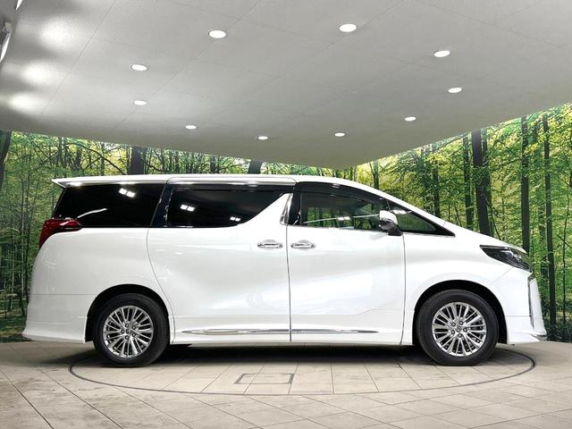 アルファードハイブリッド ＳＲ　Ｃパッケージ　４ＷＤ　後期型　禁煙車　純正９インチディスプレイオーディオ　バックカメラ　Ｂｌｕｅｔｏｏｔｈ　フルセグ　ツインムーンルーフ　モデリスタエアロ　両側電動ドア　後席モニター　衝突軽減装置　１００Ｖ電源（40枚目）