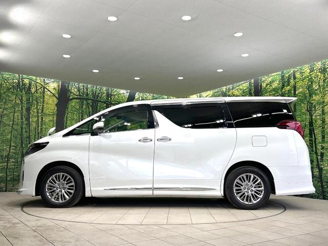 アルファードハイブリッド ＳＲ　Ｃパッケージ　４ＷＤ　後期型　禁煙車　純正９インチディスプレイオーディオ　バックカメラ　Ｂｌｕｅｔｏｏｔｈ　フルセグ　ツインムーンルーフ　モデリスタエアロ　両側電動ドア　後席モニター　衝突軽減装置　１００Ｖ電源（42枚目）