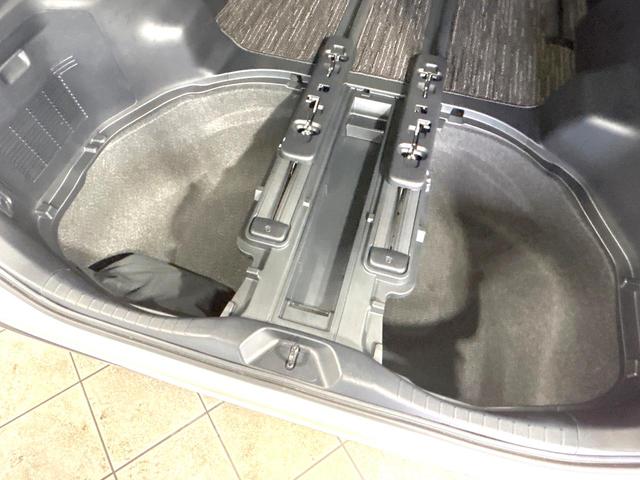 アルファードハイブリッド ＳＲ　Ｃパッケージ　４ＷＤ　後期型　禁煙車　純正９インチディスプレイオーディオ　バックカメラ　Ｂｌｕｅｔｏｏｔｈ　フルセグ　ツインムーンルーフ　モデリスタエアロ　両側電動ドア　後席モニター　衝突軽減装置　１００Ｖ電源（48枚目）