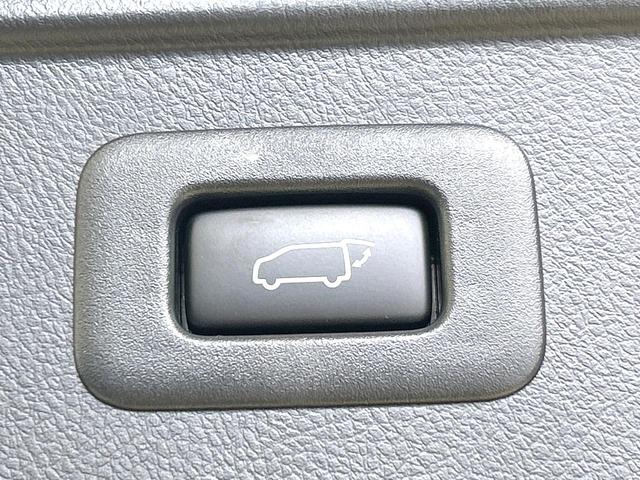 アルファードハイブリッド ＳＲ　Ｃパッケージ　４ＷＤ　後期型　禁煙車　純正９インチディスプレイオーディオ　バックカメラ　Ｂｌｕｅｔｏｏｔｈ　フルセグ　ツインムーンルーフ　モデリスタエアロ　両側電動ドア　後席モニター　衝突軽減装置　１００Ｖ電源（50枚目）