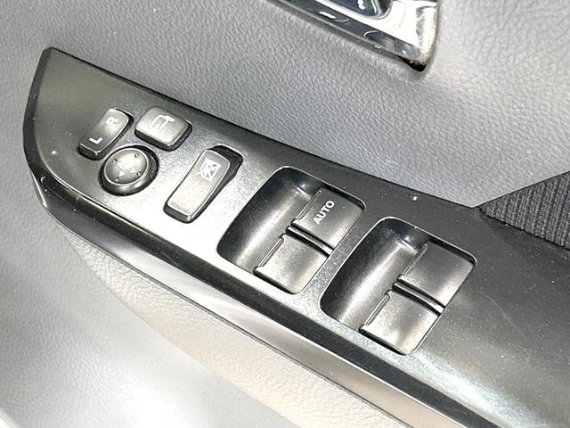 ワゴンＲスティングレー Ｘ　４ＷＤ　禁煙車　シートヒーター　スマートキー　オーディオ　オートエアコン　電動格納ミラー　ＨＩＤヘッド　純正１４インチＡＷ　革巻きステアリング　ベンチシート　盗難防止装置　プライバシーガラス（7枚目）