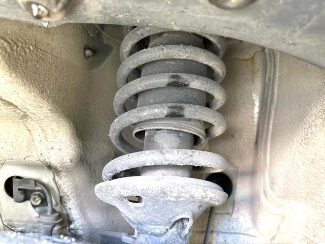 ワゴンＲスティングレー Ｘ　４ＷＤ　禁煙車　シートヒーター　スマートキー　オーディオ　オートエアコン　電動格納ミラー　ＨＩＤヘッド　純正１４インチＡＷ　革巻きステアリング　ベンチシート　盗難防止装置　プライバシーガラス（20枚目）