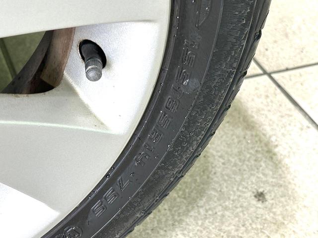 ワゴンＲスティングレー Ｘ　４ＷＤ　禁煙車　シートヒーター　スマートキー　オーディオ　オートエアコン　電動格納ミラー　ＨＩＤヘッド　純正１４インチＡＷ　革巻きステアリング　ベンチシート　盗難防止装置　プライバシーガラス（37枚目）