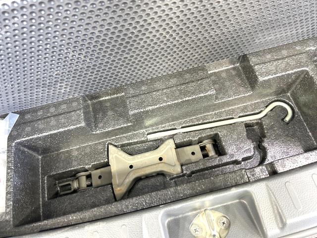 ワゴンＲスティングレー Ｘ　４ＷＤ　禁煙車　シートヒーター　スマートキー　オーディオ　オートエアコン　電動格納ミラー　ＨＩＤヘッド　純正１４インチＡＷ　革巻きステアリング　ベンチシート　盗難防止装置　プライバシーガラス（51枚目）