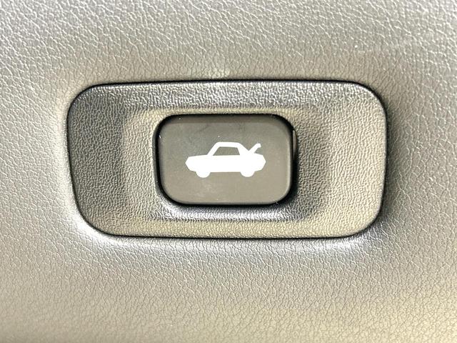 クラウンハイブリッド Ｇ　メーカー純正ナビ　バックカメラ　Ｂｌｕｅｔｏｏｔｈ　フルセグ　衝突軽減装置　ＬＥＤヘッド／フォグ　オートハイビーム　オートライト　レーダークルーズ　１００Ｖ電源　ドラレコ　ＥＴＣ　純正１７インチアルミ（33枚目）