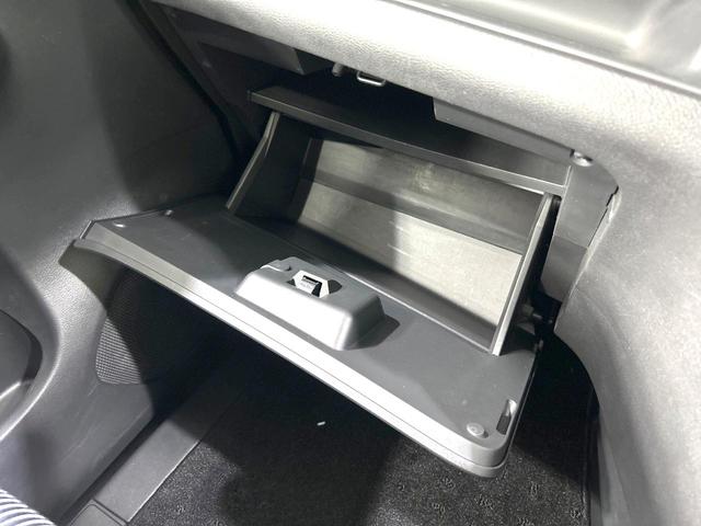 セレナ ハイウェイスター　後期　純正ナビ　全周囲カメラ　ＣＤ／ＤＶＤ／フルセグ　Ｂｌｕｅｔｏｏｔｈ　衝突軽減装置　ＬＥＤヘッド／フォグ　オートライト　プロパイロット　両側電動スライドドア　リアオートエアコン　純正１６インチＡＷ（62枚目）