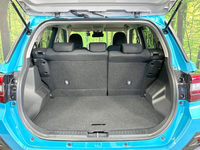 ライズ Ｚ　禁煙車　９インチディスプレイオーディオ　バックカメラ　アダプティブクルーズ　衝突軽減装置　シートヒーター　スマートキー　ＬＥＤヘッド　ＬＥＤフォグ　純正１７インチＡＷ　オートライト　オートエアコン（10枚目）