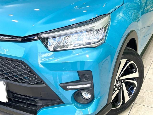 ライズ Ｚ　禁煙車　９インチディスプレイオーディオ　バックカメラ　アダプティブクルーズ　衝突軽減装置　シートヒーター　スマートキー　ＬＥＤヘッド　ＬＥＤフォグ　純正１７インチＡＷ　オートライト　オートエアコン（12枚目）