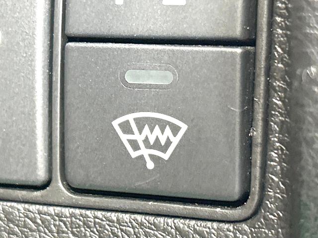 ヴェゼル ハイブリッドＺ　禁煙車　モデューロ１６インチホイール　茶内装　寒冷地仕様　ナビ　バックカメラ　衝突軽減装置　クルーズコントロール　シートヒーター　ＬＥＤヘッド　コーナーセンサー　ＥＴＣ　ルーフレール　フルセグ（6枚目）