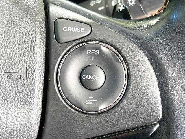 ヴェゼル ハイブリッドＺ　禁煙車　モデューロ１６インチホイール　茶内装　寒冷地仕様　ナビ　バックカメラ　衝突軽減装置　クルーズコントロール　シートヒーター　ＬＥＤヘッド　コーナーセンサー　ＥＴＣ　ルーフレール　フルセグ（8枚目）