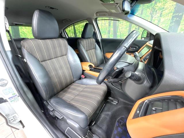 ヴェゼル ハイブリッドＺ　禁煙車　モデューロ１６インチホイール　茶内装　寒冷地仕様　ナビ　バックカメラ　衝突軽減装置　クルーズコントロール　シートヒーター　ＬＥＤヘッド　コーナーセンサー　ＥＴＣ　ルーフレール　フルセグ（9枚目）