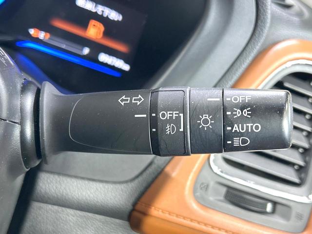 ヴェゼル ハイブリッドＺ　禁煙車　モデューロ１６インチホイール　茶内装　寒冷地仕様　ナビ　バックカメラ　衝突軽減装置　クルーズコントロール　シートヒーター　ＬＥＤヘッド　コーナーセンサー　ＥＴＣ　ルーフレール　フルセグ（30枚目）