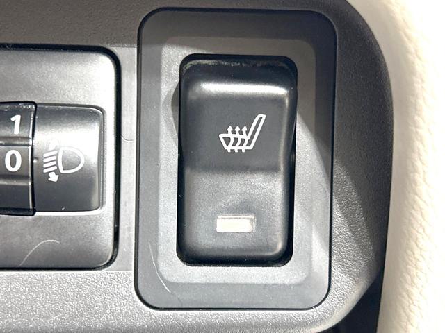 デイズ Ｓ　４ＷＤ　禁煙車　衝突軽減装置　ドラレコ　シートヒーター　電動格納ミラー　横滑防止装置　オーディオ　アイドリングストップ　キーレス　盗難防止装置　プライバシーガラス　ヘッドライトレベライザー（5枚目）