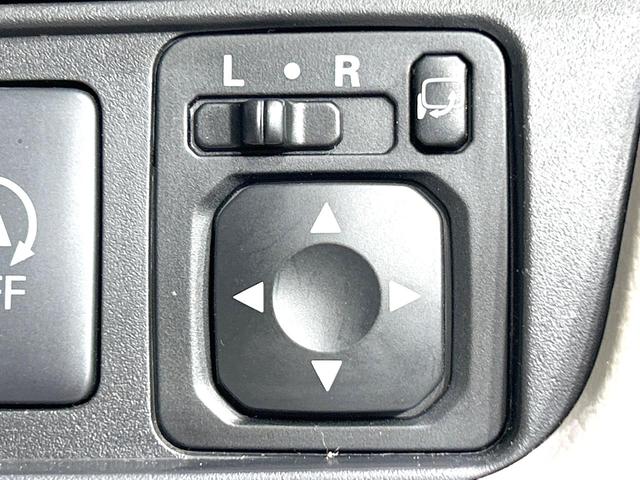 デイズ Ｓ　４ＷＤ　禁煙車　衝突軽減装置　ドラレコ　シートヒーター　電動格納ミラー　横滑防止装置　オーディオ　アイドリングストップ　キーレス　盗難防止装置　プライバシーガラス　ヘッドライトレベライザー（6枚目）