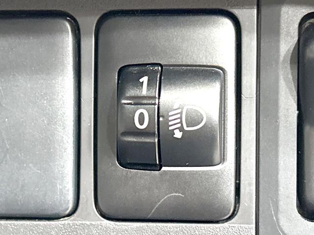 デイズ Ｓ　４ＷＤ　禁煙車　衝突軽減装置　ドラレコ　シートヒーター　電動格納ミラー　横滑防止装置　オーディオ　アイドリングストップ　キーレス　盗難防止装置　プライバシーガラス　ヘッドライトレベライザー（32枚目）