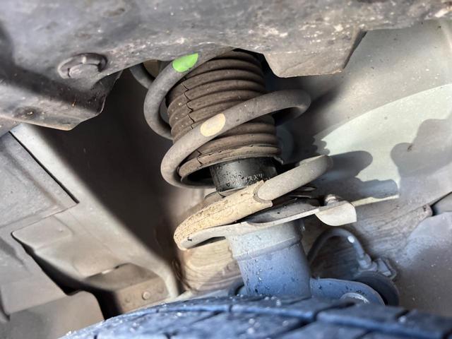 ノート メダリスト　ナビゲーション　全周囲カメラ　ＥＴＣ　インテリジェントキー　電動格納ミラー　オートエアコン　Ｂｌｕｅｔｏｏｔｈ　オートライト　ヘッドライトレベライザー　横滑り防止（20枚目）