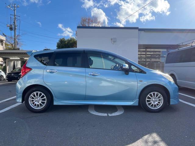 ノート メダリスト　ナビゲーション　全周囲カメラ　ＥＴＣ　インテリジェントキー　電動格納ミラー　オートエアコン　Ｂｌｕｅｔｏｏｔｈ　オートライト　ヘッドライトレベライザー　横滑り防止（26枚目）