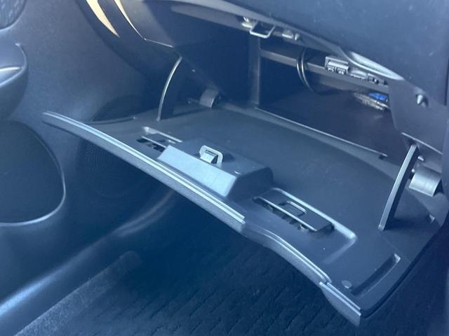 ノート メダリスト　ナビゲーション　全周囲カメラ　ＥＴＣ　インテリジェントキー　電動格納ミラー　オートエアコン　Ｂｌｕｅｔｏｏｔｈ　オートライト　ヘッドライトレベライザー　横滑り防止（47枚目）