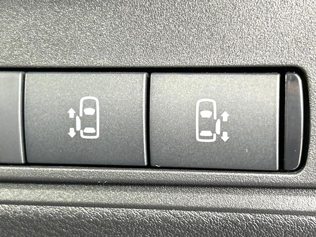 セレナ ｅ－パワー　ハイウェイスターＶ　登録済未使用車　メーカー純正１２．３型ナビ　全周囲カメラ　プロパイロット　両側電動スライドドア　衝突軽減装置　ＨＤＭＩ　シートヒーター　デジタルインナーミラー　リアオートエアコン　ＬＥＤヘッド（6枚目）