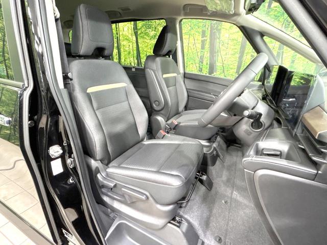 セレナ ｅ－パワー　ハイウェイスターＶ　登録済未使用車　メーカー純正１２．３型ナビ　全周囲カメラ　プロパイロット　両側電動スライドドア　衝突軽減装置　ＨＤＭＩ　シートヒーター　デジタルインナーミラー　リアオートエアコン　ＬＥＤヘッド（8枚目）