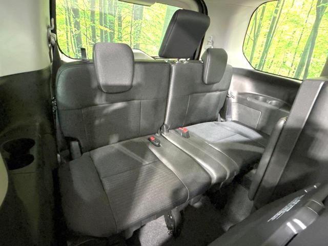 セレナ ｅ－パワー　ハイウェイスターＶ　登録済未使用車　メーカー純正１２．３型ナビ　全周囲カメラ　プロパイロット　両側電動スライドドア　衝突軽減装置　ＨＤＭＩ　シートヒーター　デジタルインナーミラー　リアオートエアコン　ＬＥＤヘッド（10枚目）