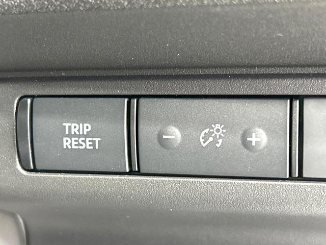 セレナ ｅ－パワー　ハイウェイスターＶ　登録済未使用車　メーカー純正１２．３型ナビ　全周囲カメラ　プロパイロット　両側電動スライドドア　衝突軽減装置　ＨＤＭＩ　シートヒーター　デジタルインナーミラー　リアオートエアコン　ＬＥＤヘッド（32枚目）